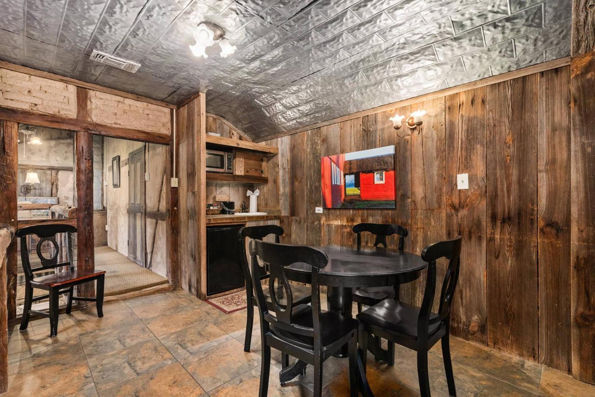 #6 The Root Cellar At Garrison In Gruene Villa New Braunfels Exterior photo